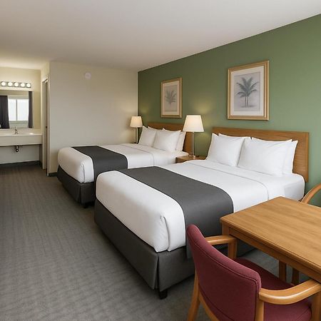 Great Lakes Inn Макино Сити Екстериор снимка