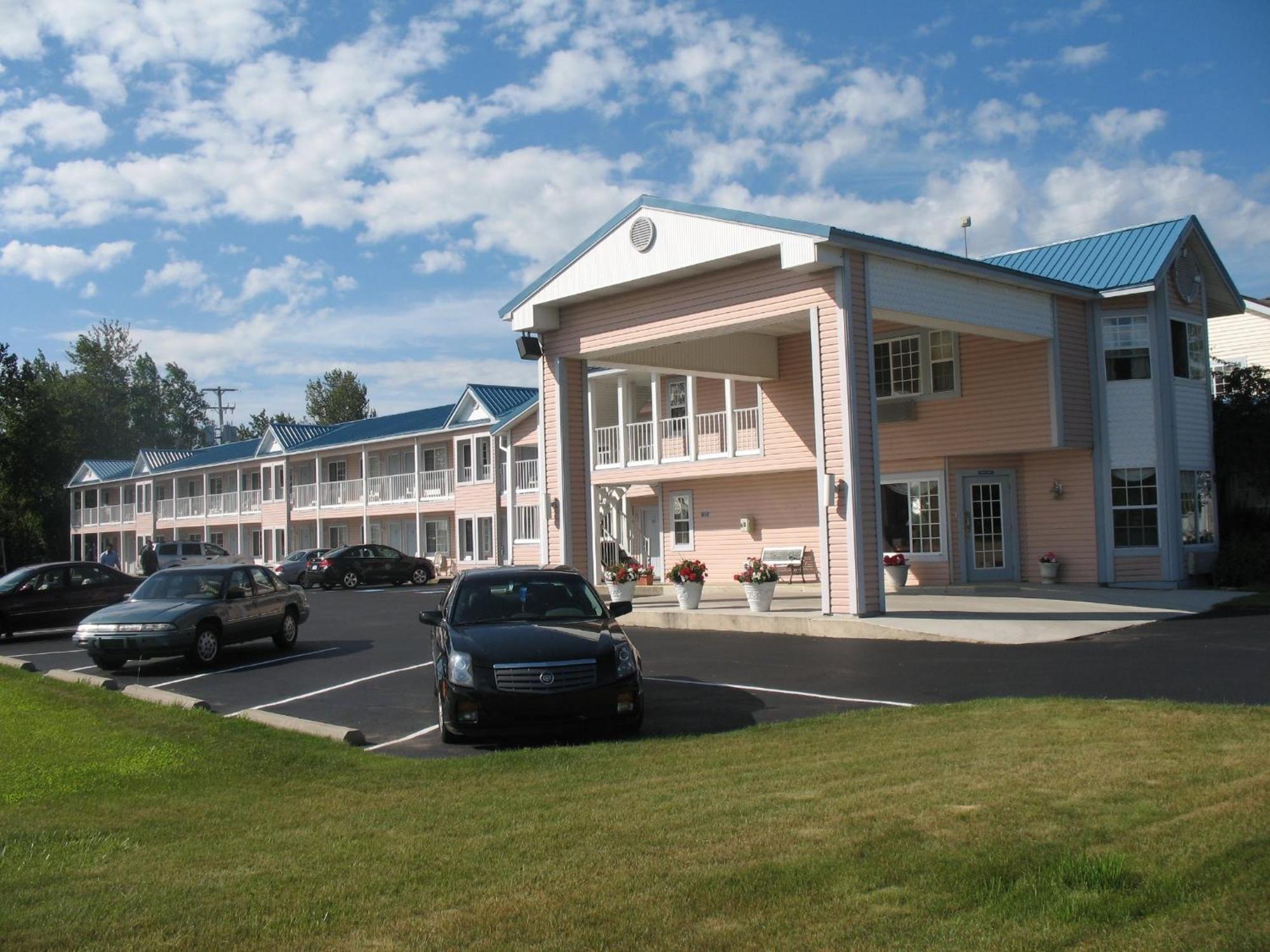 Great Lakes Inn Макино Сити Екстериор снимка