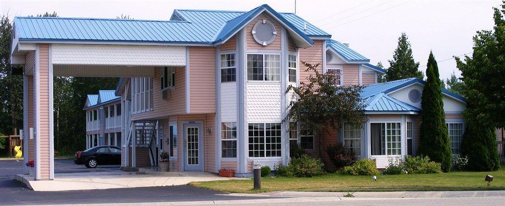 Great Lakes Inn Макино Сити Екстериор снимка